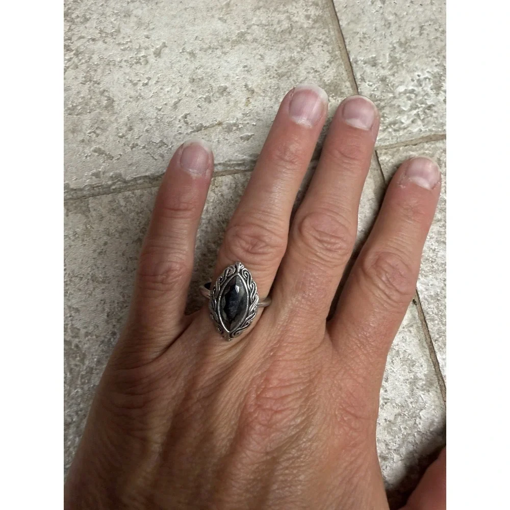 Avon Vintage Marquise Stone Celtic Twist Ring Silvertone faceted Sz 9